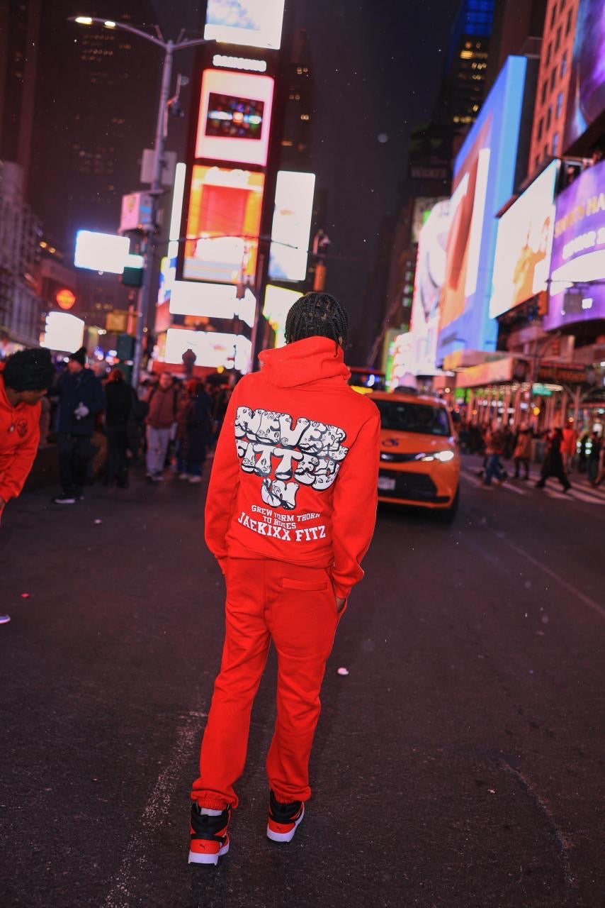 NEVER FITTED IN SWEATSUIT