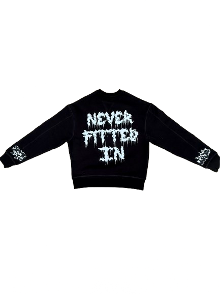 NEVER FITTED IN CREW NECK